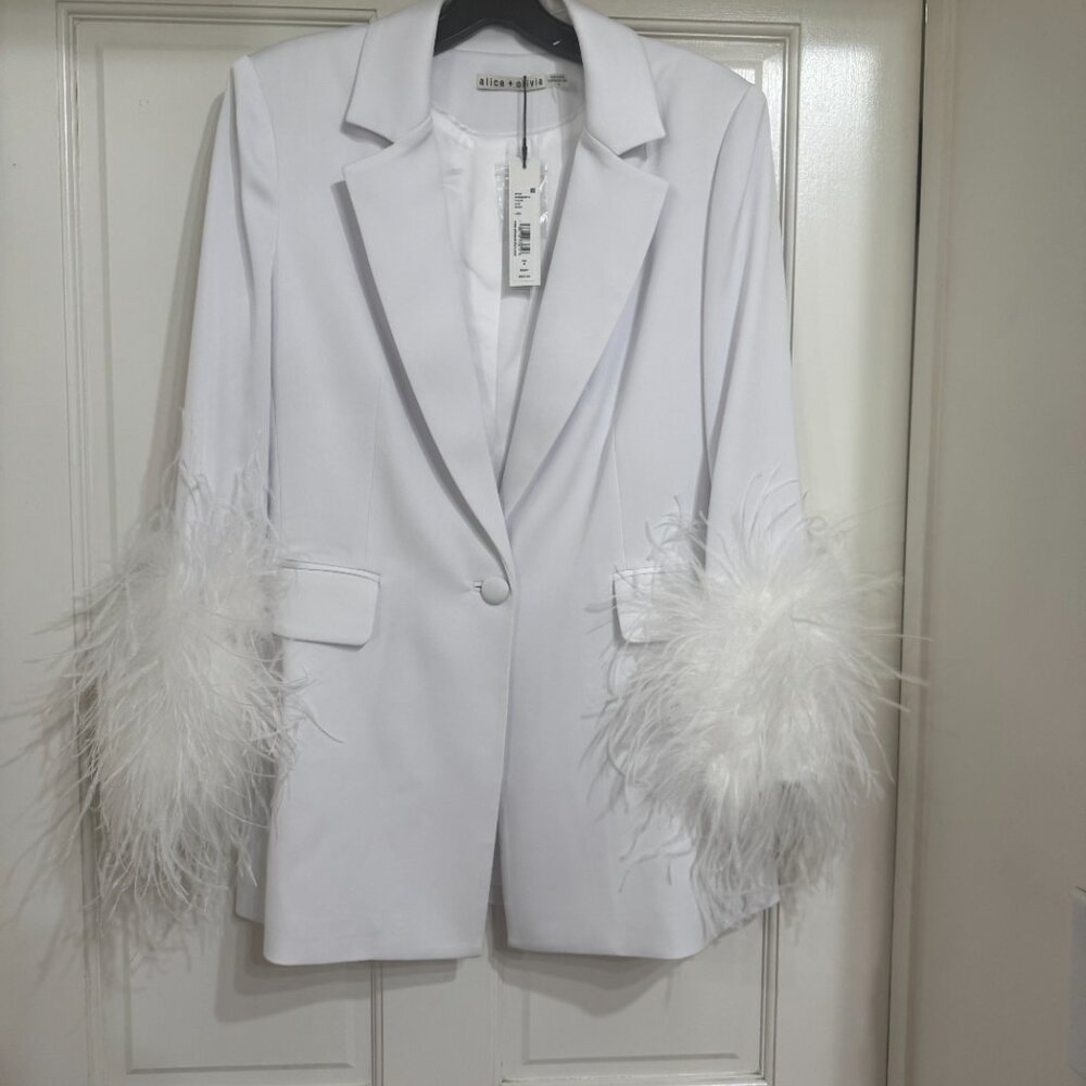 SALE New with Tags $895 Alice + Olivia Yona Boxy Feather Blazer sz 8